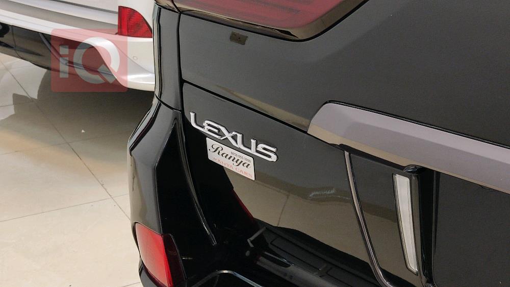 Lexus LX